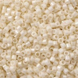 DELICA ROUND 11/0 (1,6mm), DB-203 Opaque Eggshell 50 g DELICA ROUND 11/0 (1,6mm), DB-203 Opaque Eggshell 50 g