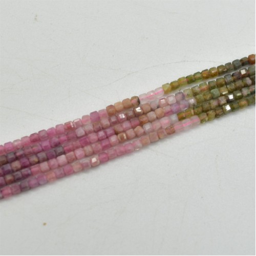 ТУРМАЛИН ПРЕЛИВАЩ ФАСЕТИРАН  КУБ  2,5 mm