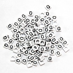BLACK LETTER - Q ON WHITE 6mm CUBE 10 pcs. pack BLACK LETTER - Q ON WHITE 6mm CUBE 10 pcs. pack