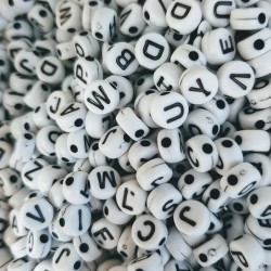 LETTERS ROUND BLACK ON WHITE LETTERS ROUND BLACK ON WHITE