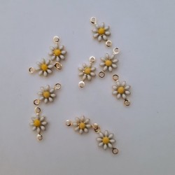 Daisy White Connector Gold Colour Daisy White Connector Gold Colour