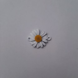 Daisy White Colour Connector  Daisy White Colour Connector
