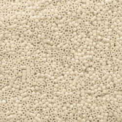 DELICA ROUND 11/0 (1,6mm), DB-1561 Opaque Pear Luster DELICA ROUND 11/0 (1,6mm), DB-1561 Opaque Pear Luster