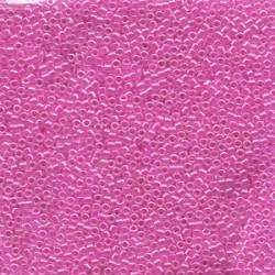 DELICA ROUND 11/0 (1,6mm), LINED CRYSTAL/FUCHSIA DB-247 DELICA ROUND 11/0 (1,6mm), LINED CRYSTAL/FUCHSIA DB-247