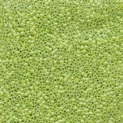 DELICA ROUND 11/0 (1,6mm), DB-169 Opaque Chartreuse AB DELICA ROUND 11/0 (1,6mm), DB-169 Opaque Chartreuse AB