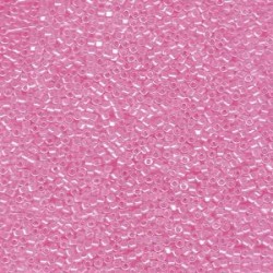 DELICA ROUND 11/0 (1,6mm), DB-246 Lined Crystal Dark Pink DELICA ROUND 11/0 (1,6mm), DB-246 Lined Crystal Dark Pink