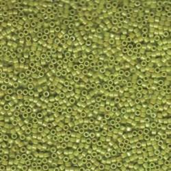 DELICA ROUND 11/0 (1,6mm), DB-262 Opaque Chartreuse Luster  DELICA ROUND 11/0 (1,6mm), DB-262 Opaque Chartreuse Luster
