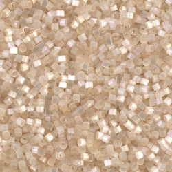 DELICA ROUND 11/0 (1,6mm), DB-673 Antique Ivory Silk Satin  DELICA ROUND 11/0 (1,6mm), DB-673 Antique Ivory Silk Satin