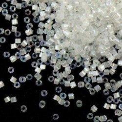DELICA ROUND 11/0 (1,6mm), DB-670 White Silk AB  DELICA ROUND 11/0 (1,6mm), DB-670 White Silk AB