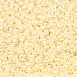 ROUND ROCAILLE 11/0 Opaque Ivory Luster 440 ROUND ROCAILLE 11/0 Opaque Ivory Luster 440