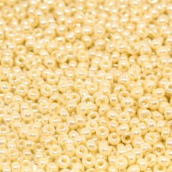 ROUND ROCAILLE 11/0 Opaque Pear Luster 441 ROUND ROCAILLE 11/0 Opaque Pear Luster 441