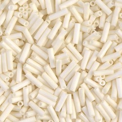 Bugles #2 - 6 x 1,7 mm Matted Opaque Cream 2021 Bugles #2 - 6 x 1,7 mm Matted Opaque Cream 2021