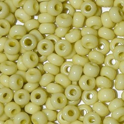 ROUND ROCAILLES  8/0- Opaque Pale Green 03252 ROUND ROCAILLES  8/0- Opaque Pale Green 03252