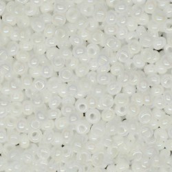 ROUND ROCAILLES 8/0 white pearl  AB 46205 ROUND ROCAILLES 8/0 white pearl  AB 46205